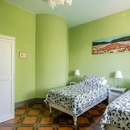 Tuscanskye - Sofia With Private Swimming Pool And Garden Apartment